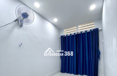 Bán nhà HXH, Lạc Long Quân, hẻm thông, 22m2 hơn 2 tỷ